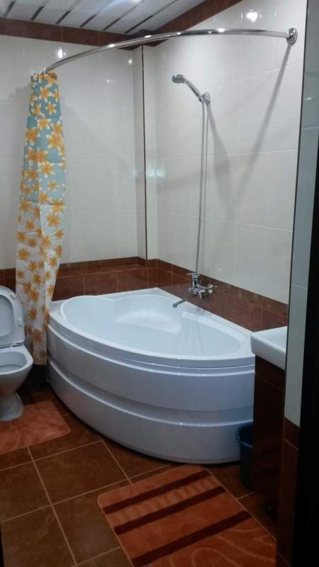 Сдам в аренду посуточно двухкомнатную квартиру 64 м.кв.