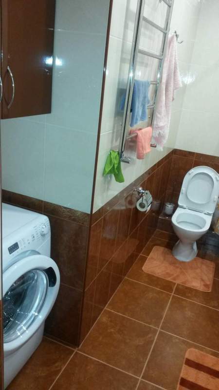 Сдам в аренду посуточно двухкомнатную квартиру 64 м.кв.