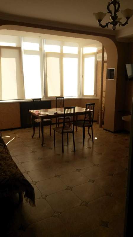 Сдам в аренду посуточно двухкомнатную квартиру 64 м.кв.